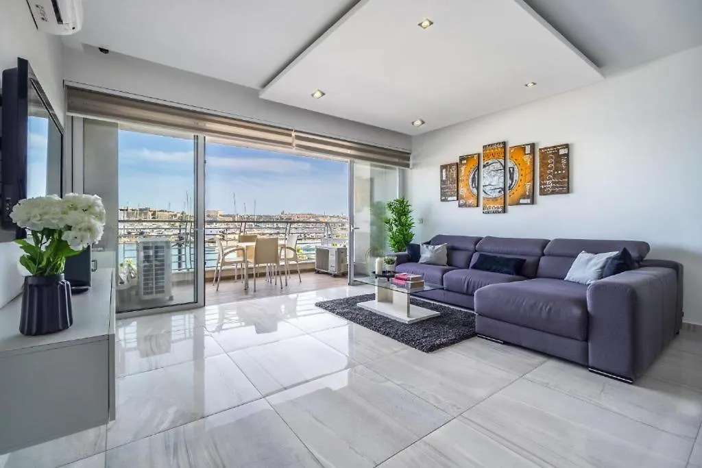 Large & Modern 3Br Seafront Apartment With Large Balcony - Close To Saint Julian'S, Sliema, & Manoel Island Gzira