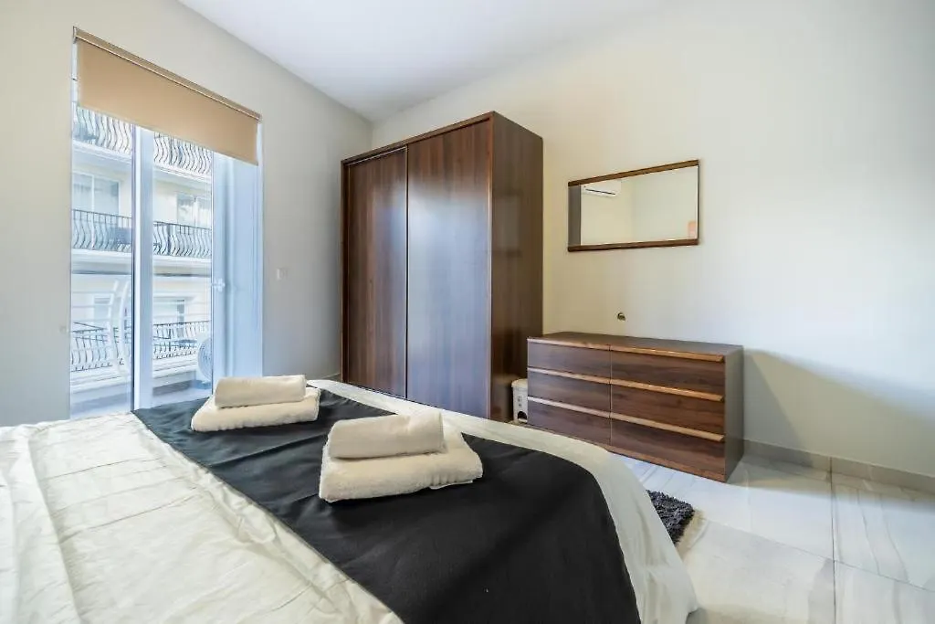 Large & Modern 3Br Seafront Apartment With Large Balcony - Close To Saint Julian'S, Sliema, & Manoel Island Gżira